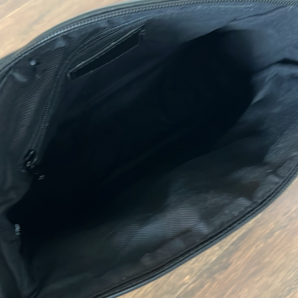 Liz Claiborne Change of Pace Shoulder Bag - Picture 7 of 11
